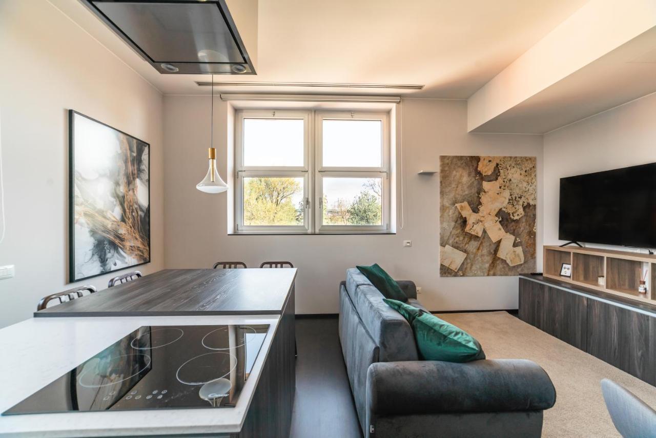 Moderno Bilocale 64Mq Con Parcheggio E Palestra Apartment Milano Ngoại thất bức ảnh